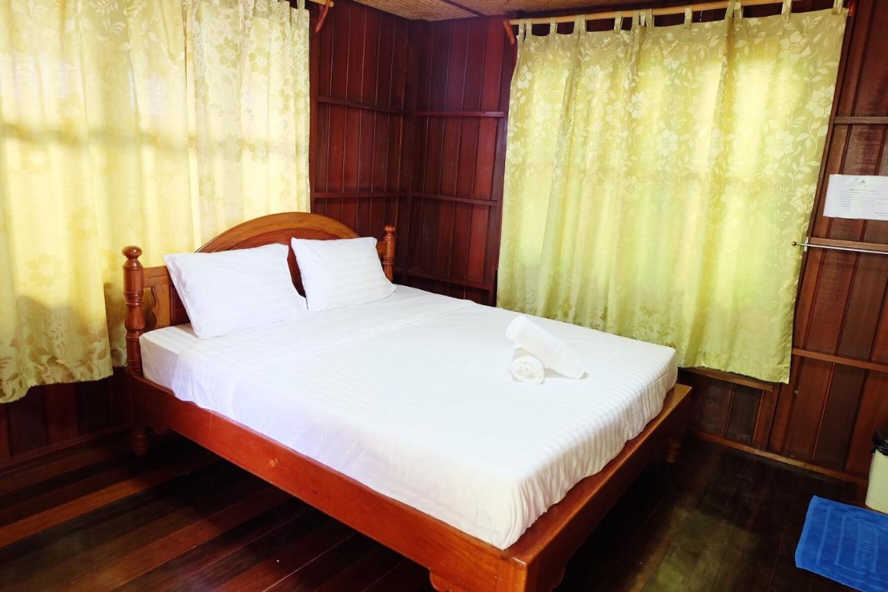 Ruennamyen Resort Amphawa Samut Songkhram Exterior photo
