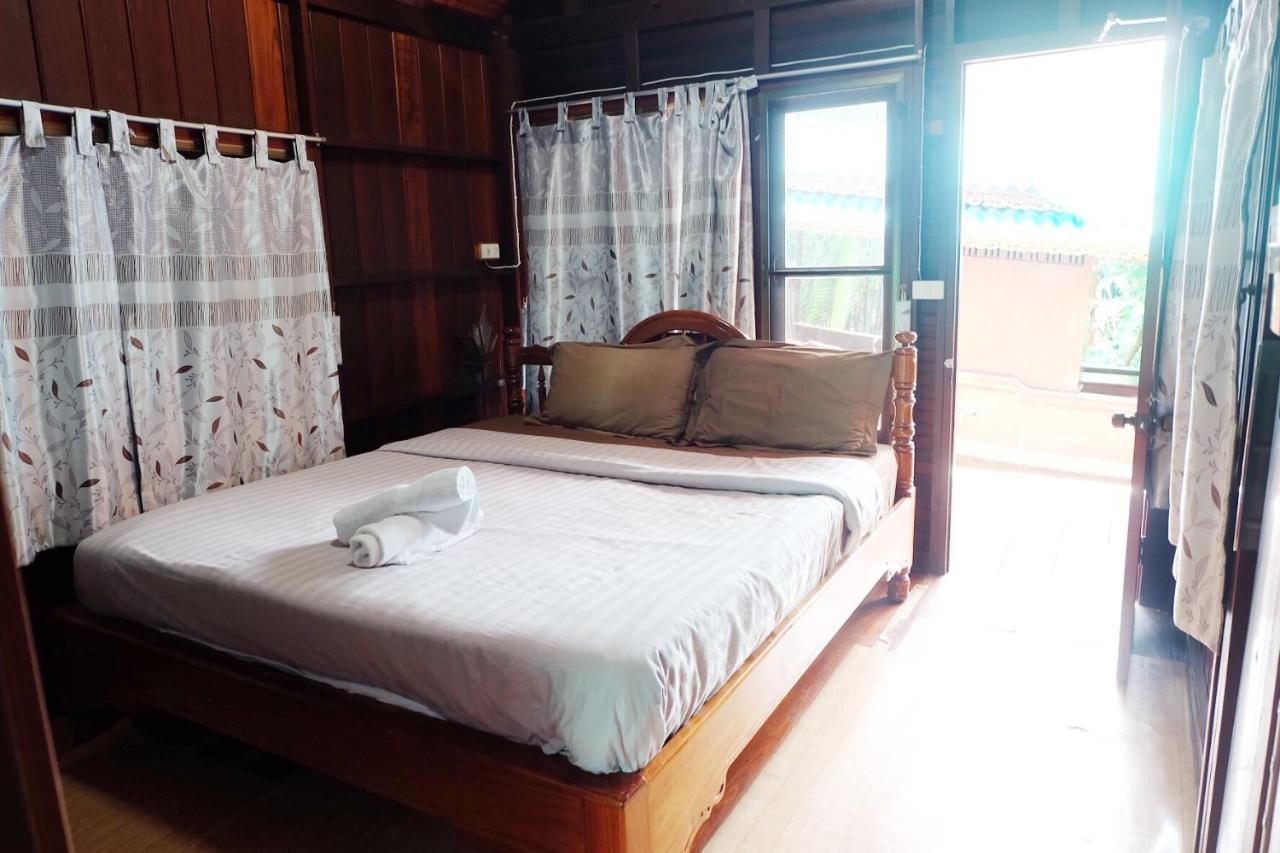 Ruennamyen Resort Amphawa Samut Songkhram Exterior photo