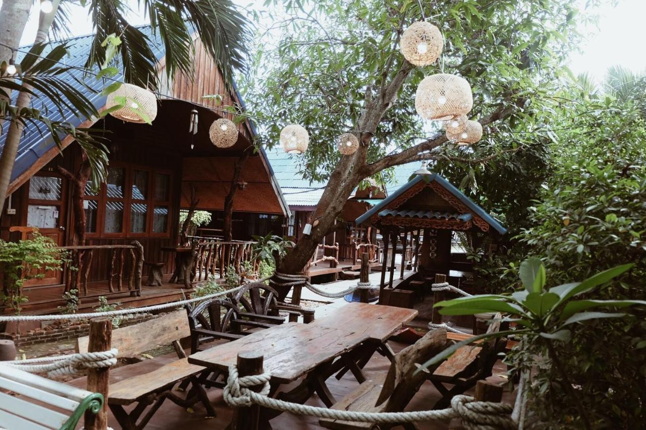 Ruennamyen Resort Amphawa Samut Songkhram Exterior photo