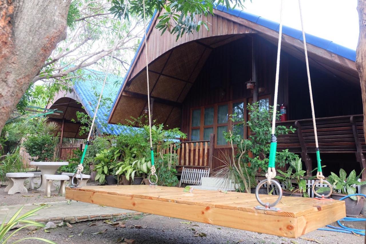 Ruennamyen Resort Amphawa Samut Songkhram Exterior photo